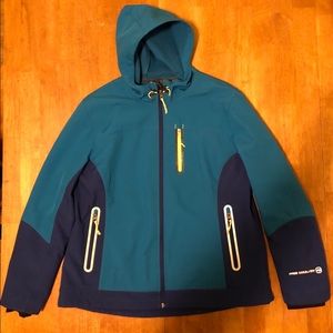 XL Women’s Free Country Jacket.